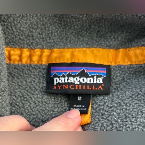 Patagonia Gray and Pink Sweatshirt - Picture 3 of 3